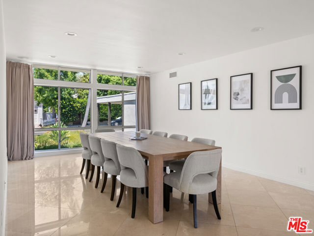 9606 Arby Drive, Beverly Hills CA: https://media.crmls.org/mediaz/cd989bf9-67ac-4566-8fd9-bda7ccdd195e.jpg