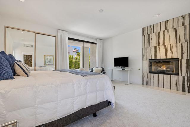 49 Mission Palms E Drive, Rancho Mirage CA: https://media.crmls.org/mediaz/cd98b18a-206a-4280-a95b-4227ef412756.jpg