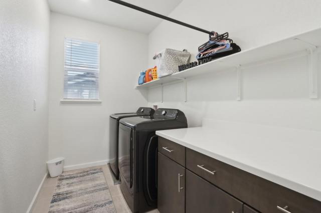 1941 Camden Street, Hollister CA: https://media.crmls.org/mediaz/cd98d12f-bff4-41df-949b-b04e2ec55279.jpg