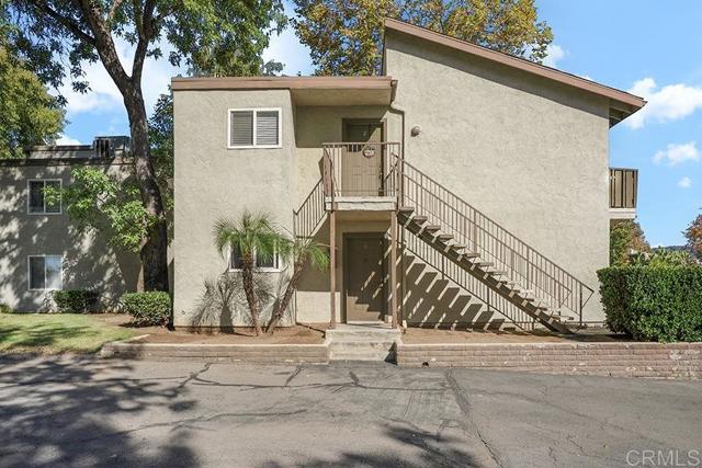 2536 White Oak Place, Escondido CA: https://media.crmls.org/mediaz/cd99257d-6cda-436c-94bb-4fae4bd6df7a.jpg