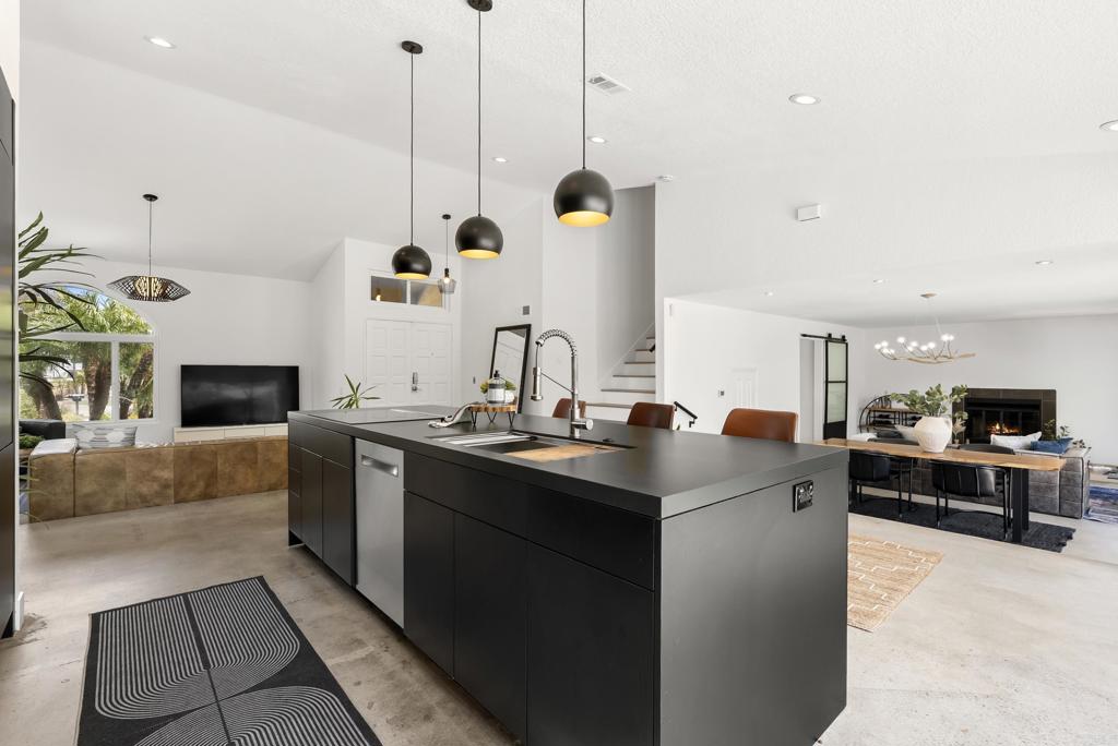 1609 Honeysuckle Court - photo 18