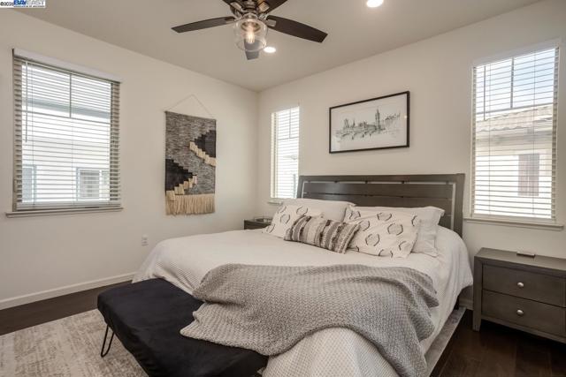 3077 Valley Of Hearts Del Pl, San Jose CA: https://media.crmls.org/mediaz/cd993d3d-8bb5-475f-97a7-4226a2e9f6d8.jpg