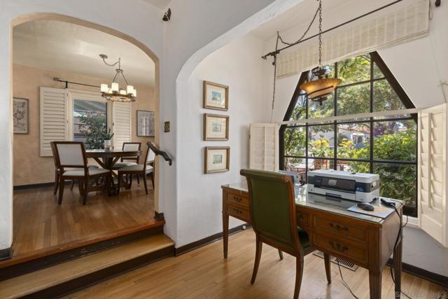 1434 5th Street, Coronado CA: https://media.crmls.org/mediaz/cd99ee70-facd-4c48-96a6-81f0d70c39f3.jpg