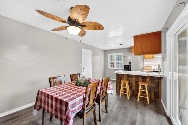 1260 Heather Glen Circle, Hollister CA: https://media.crmls.org/mediaz/cd9a0e09-dd86-479b-a268-c756efeb0bdb.jpg