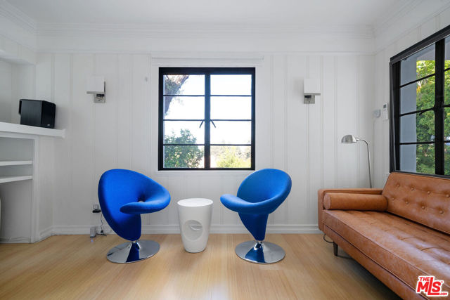 1323 Club View Drive, Los Angeles CA: https://media.crmls.org/mediaz/cd9c4d78-2a3b-4b88-a269-47293604aac0.jpg