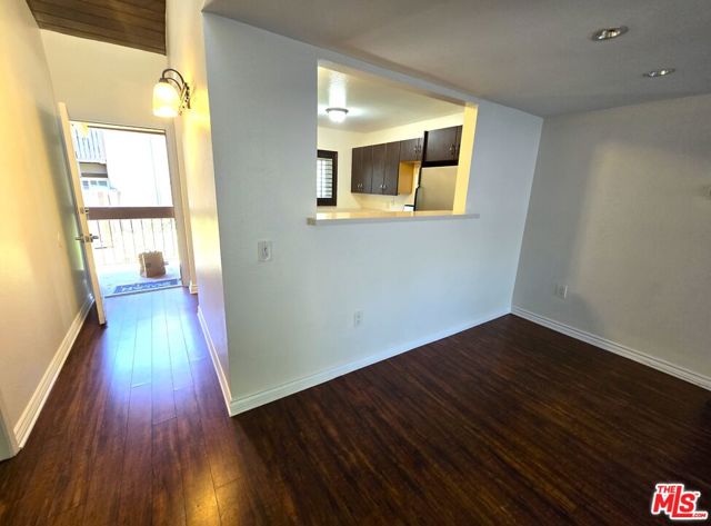 18350 Hatteras Street, Tarzana CA: https://media.crmls.org/mediaz/cd9c6e7a-ba1c-4e5e-82ac-2f60d365d694.jpg