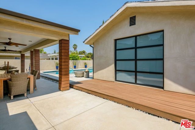 18839 Plummer Street, Northridge CA: https://media.crmls.org/mediaz/cd9cb255-5c0d-4234-82b3-ca63211dd246.jpg
