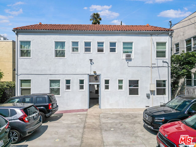 1944 Argyle Avenue, Los Angeles CA: https://media.crmls.org/mediaz/cd9cfd37-1051-483d-925e-8d1dbfc433f6.jpg