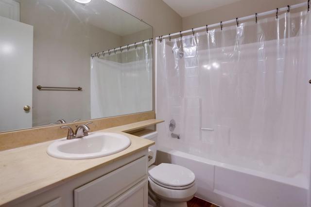 12741 Laurel St, Lakeside CA: https://media.crmls.org/mediaz/cd9d3fd5-5a5f-4fba-adb6-a0dfb451f159.jpg