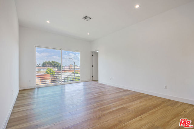 1923 Carmona Avenue, Los Angeles CA: https://media.crmls.org/mediaz/cd9de076-fd6a-4275-863e-cb020d8c99f4.jpg
