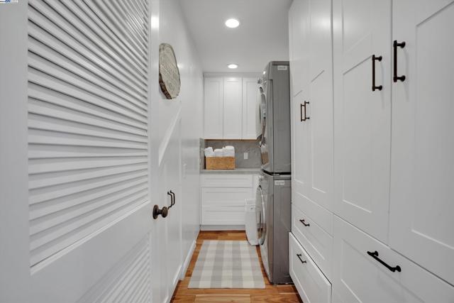 3 Dale Ct, Lafayette CA: https://media.crmls.org/mediaz/cd9e5113-a075-40ad-b0e3-172866186fec.jpg