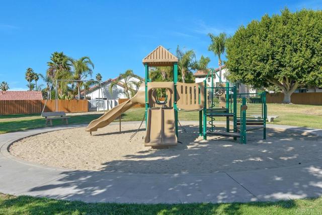 Detail Gallery Image 28 of 29 For 2067 Paseo De Anza, Vista,  CA 92084 - 3 Beds | 2 Baths