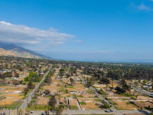 70 W Palm Street, Altadena CA: https://media.crmls.org/mediaz/cd9e60a2-5052-43a5-8979-494514ec3411.jpg
