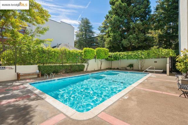 250 Whitmore St, Oakland CA: https://media.crmls.org/mediaz/cd9f62d7-e9fd-4f04-97cc-0c553003241c.jpg