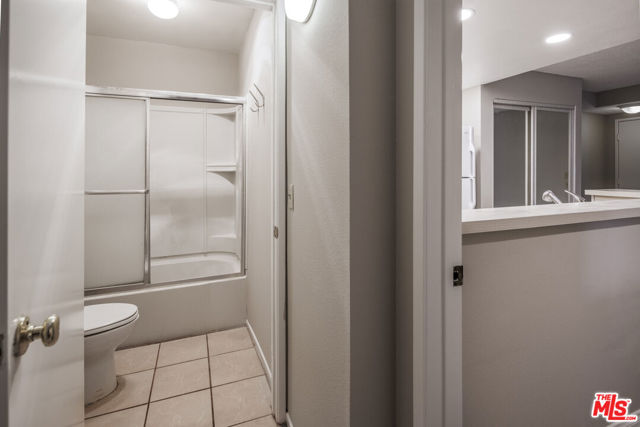 5143 Bakman Avenue, 208 photo 7