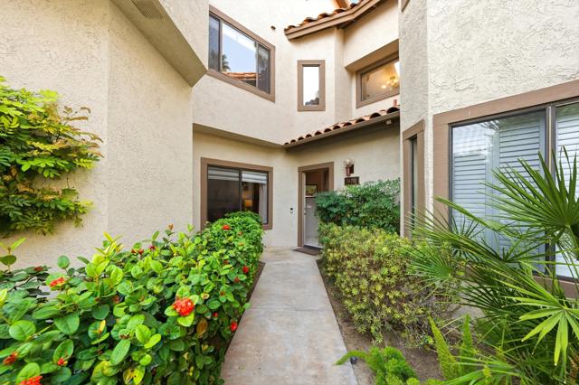 79798 Olympia, La Quinta CA: https://media.crmls.org/mediaz/cda02f54-48af-41aa-825b-5563b4ce00f5.jpg