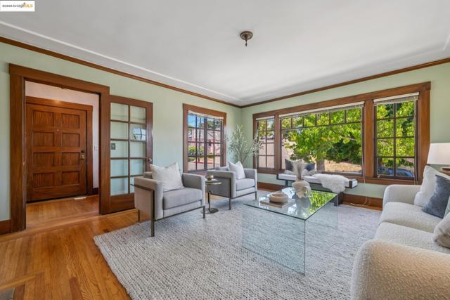 749 Mckinley Ave, Oakland CA: https://media.crmls.org/mediaz/cda0eb8c-d007-46af-b086-ce8361e39ac3.jpg