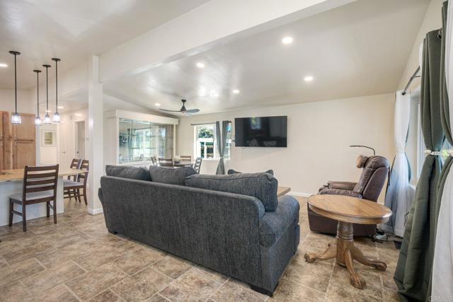 Detail Gallery Image 9 of 34 For 18218 Paradise Mountain Rd Spc 211 #LOT 211,  Valley Center,  CA 92082 - 2 Beds | 2 Baths