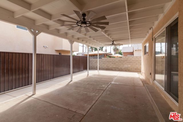 8646 Corbin Avenue, Northridge CA: https://media.crmls.org/mediaz/cda14a11-627f-4308-a84b-11eb412ca8ad.jpg