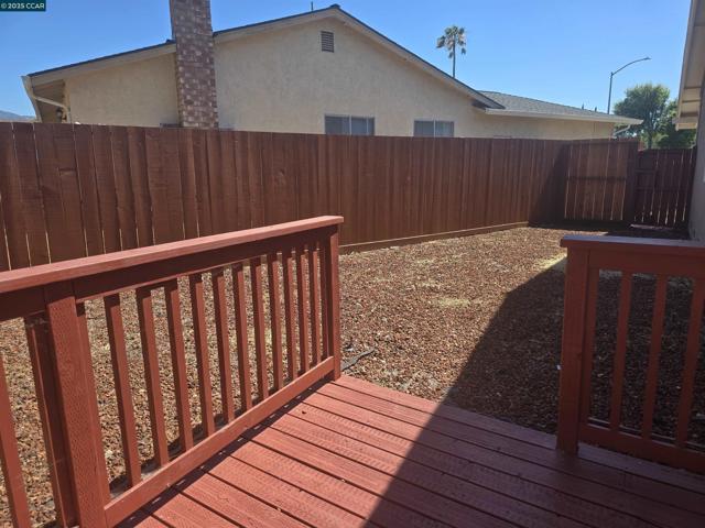 1818 Concord Ct, Concord CA: https://media.crmls.org/mediaz/cda1b636-331a-45ce-8c2b-2cc74376e4e6.jpg