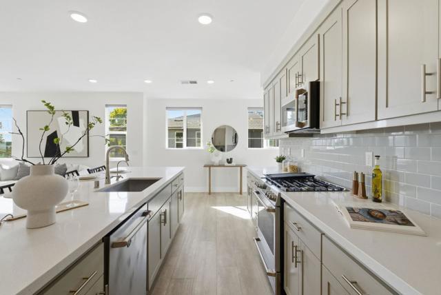 490 Trace Lane, Hayward CA: https://media.crmls.org/mediaz/cda220e7-bea1-4d52-9ca6-61065708c22d.jpg