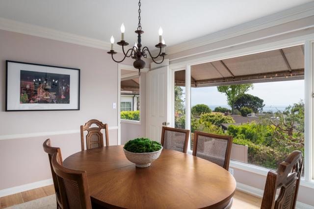 6018 Folsom Drive, La Jolla CA: https://media.crmls.org/mediaz/cda26bcf-9021-4076-9ffe-fc18ae53859d.jpg