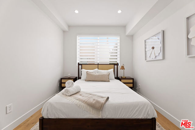 5118 Laurel Canyon Boulevard, Valley Village CA: https://media.crmls.org/mediaz/cda312c3-0d02-46b4-b9fc-47f8fc0d9a0b.jpg