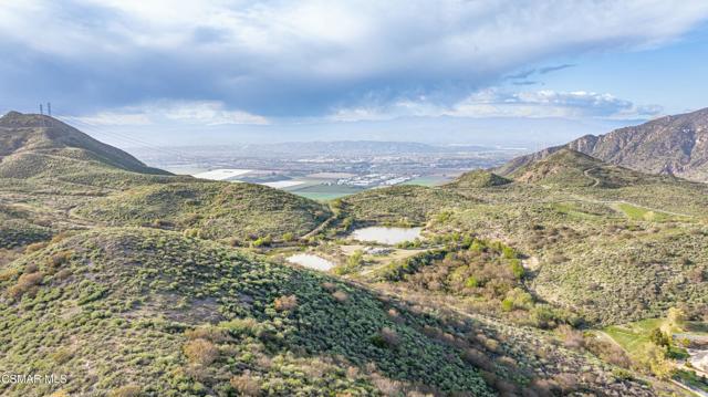 5675 Via Bonita, Newbury Park CA: https://media.crmls.org/mediaz/cda33f8d-6438-4630-847c-f387d80c1bb4.jpg