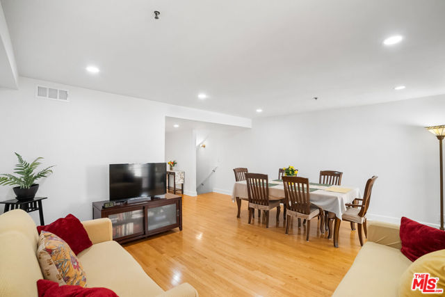 241 Monterey Road, South Pasadena CA: https://media.crmls.org/mediaz/cda393f5-0bfb-4fce-9652-bcd87f4af007.jpg