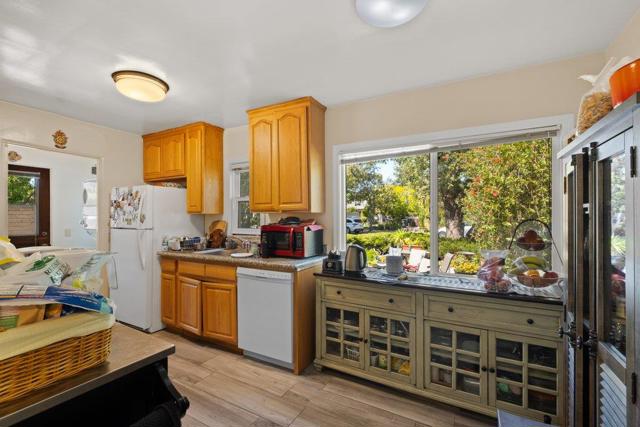 628 Colorado Avenue, Palo Alto CA: https://media.crmls.org/mediaz/cda42ebb-ad96-40d9-a3db-68fd20e4cc0f.jpg