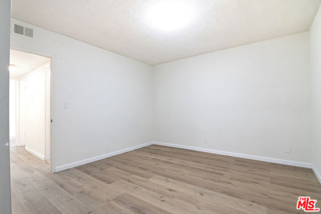 1937 S Bedford Street, Los Angeles CA: https://media.crmls.org/mediaz/cda4564d-7222-4663-8df8-6aea74f065a8.jpg