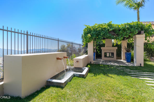 3911 Lilac Canyon Lane, Altadena CA: https://media.crmls.org/mediaz/cda48e84-b77b-42ec-844d-38884d972646.jpg