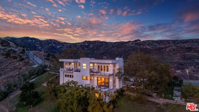 2727 Corral Canyon Road, Malibu CA: https://media.crmls.org/mediaz/cda5b045-38df-49d6-9c0a-b2f2f46a7b91.jpg