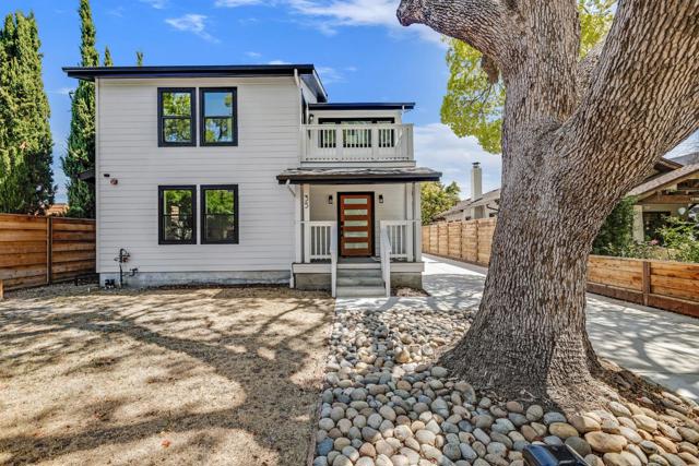 35 Arch Street, Redwood City CA: https://media.crmls.org/mediaz/cda5eadc-6a10-42b3-8012-cc7a37647973.jpg