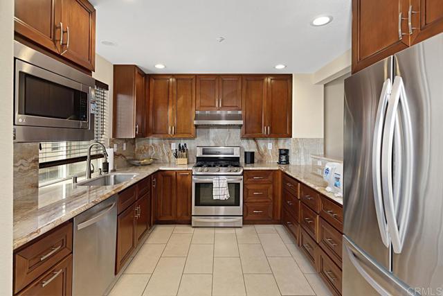 Image 11 of 34 For 10198 Wateridge Circle 157