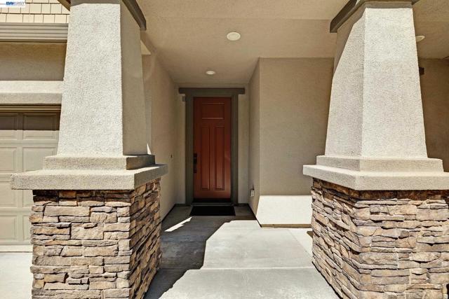 883 Barney Com, Livermore CA: https://media.crmls.org/mediaz/cda7f2fb-3b36-4a14-a870-af53540c083a.jpg