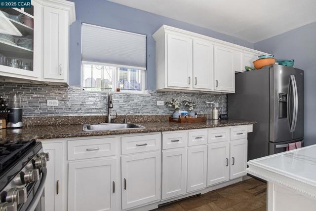 Image 13 of 29 For 312 Barrett Ave