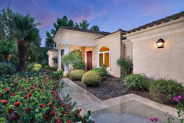 1691 Tecalote Dr, Fallbrook CA: https://media.crmls.org/mediaz/cda8a080-e955-4fd0-972b-7f6a2a90f09c.jpg