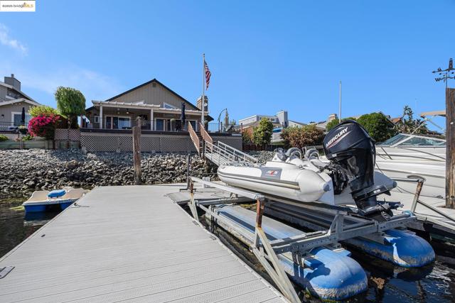 737 Willow Lake Rd, Discovery Bay CA: https://media.crmls.org/mediaz/cda8ef6a-6336-44c6-a661-3e11c11d937a.jpg