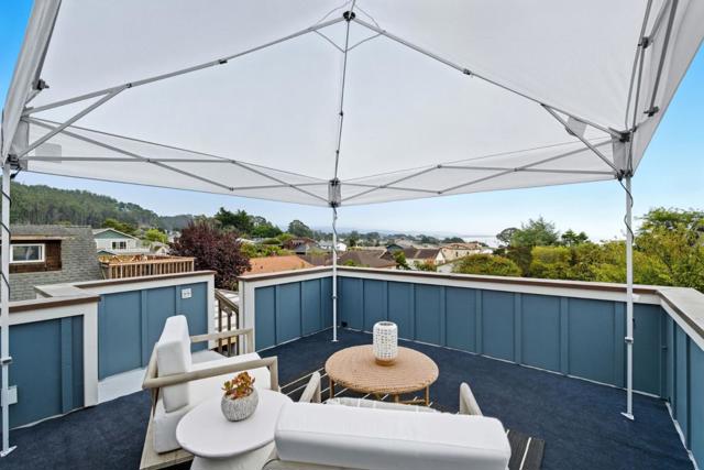 330 Avenue Cabrillo, El Granada CA: https://media.crmls.org/mediaz/cda9e645-34a6-4021-8119-0d0edad6f7d3.jpg