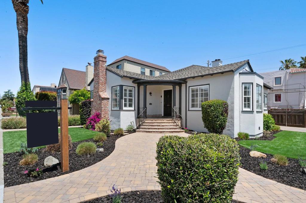 400 Magnolia Avenue