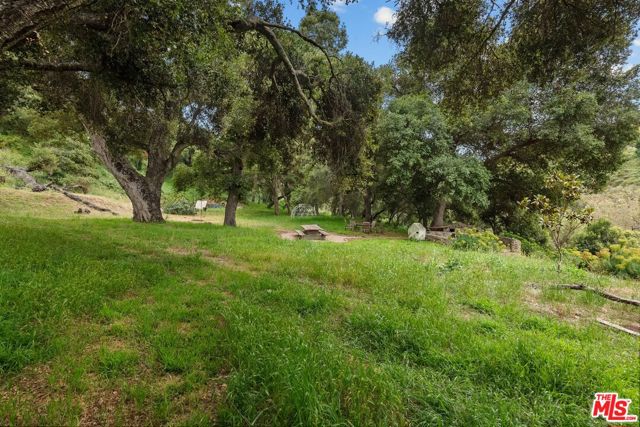 10697 Calle Quebrada, Goleta CA: https://media.crmls.org/mediaz/cdaa6258-1606-4933-b685-26b2a5ab8af4.jpg