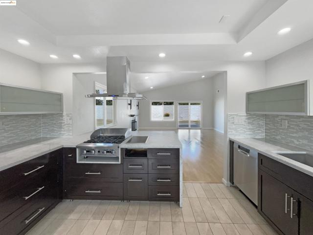 2579 Bishop Ave, Fremont CA: https://media.crmls.org/mediaz/cdaa9d50-d4e6-435d-bf2b-e73b210a2c45.jpg