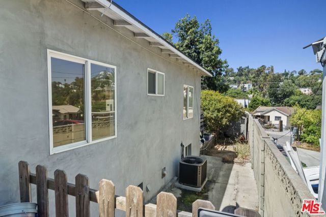 1947 Whitmore Avenue, Los Angeles CA: https://media.crmls.org/mediaz/cdaaba7d-93aa-4f74-b8b4-bf8a446ee10c.jpg
