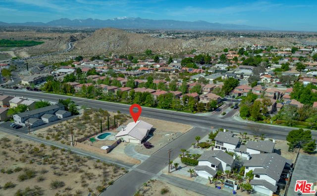 16185 Viho Road, Apple Valley CA: https://media.crmls.org/mediaz/cdab052d-3677-437c-96e6-9a715f4f4814.jpg