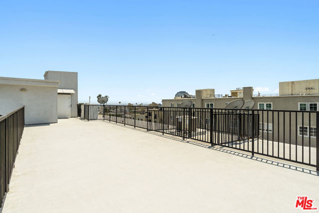 11826 Dorothy Street, Los Angeles CA: https://media.crmls.org/mediaz/cdab8146-4bc3-40c8-9f2d-e3ecb41409e1.jpg