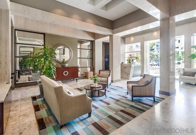 1730 Avenida Del Mundo, Coronado CA: https://media.crmls.org/mediaz/cdac1706-941d-44f1-a25c-573efb7df67d.jpg