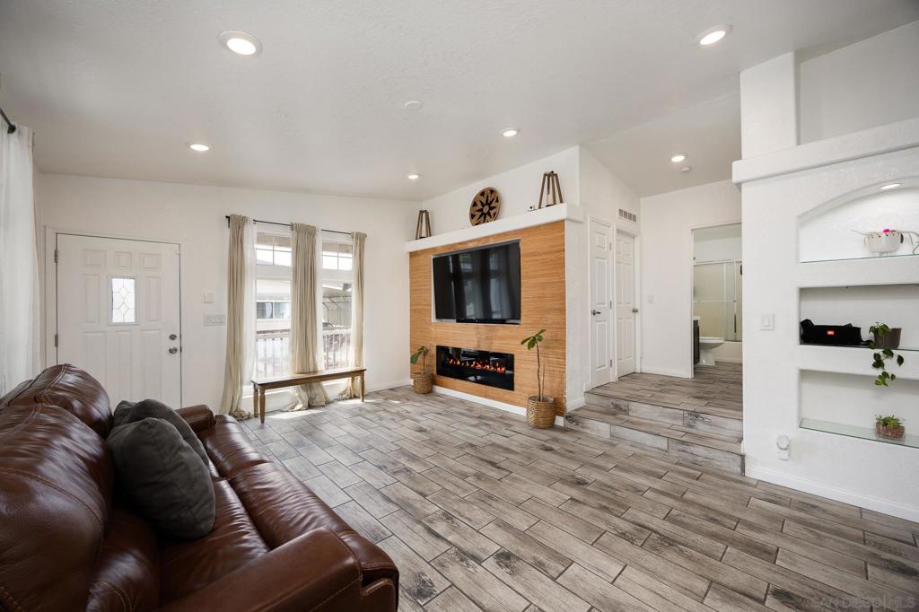 MLS #250038022SD image #7