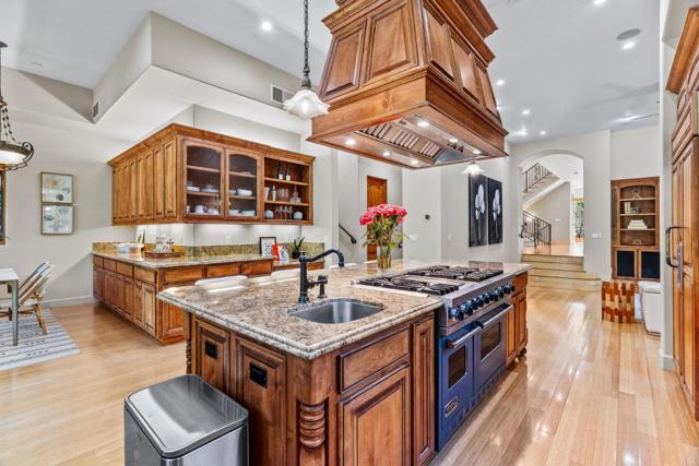 11860 Francemont Drive, Los Altos Hills CA: https://media.crmls.org/mediaz/cdad50ed-575d-465c-9821-8c1f68e8c462.jpg