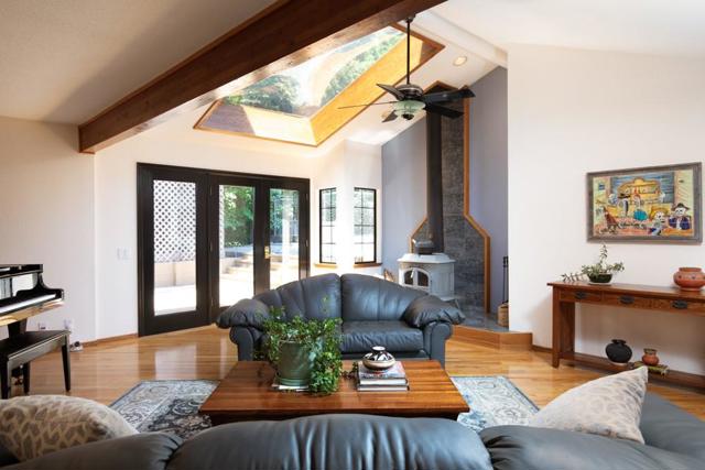 350 Aurora Road, Soquel CA: https://media.crmls.org/mediaz/cdad5d35-813f-49a6-a1e3-4078efe19c50.jpg